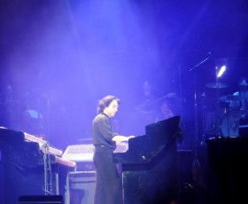 YANNI, seducción sonora