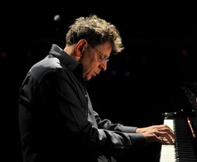 PHILIP GLASS, única función