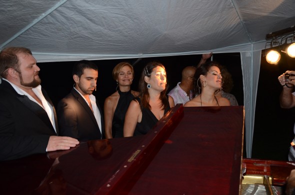 Cantantes de Masterclass durante la presentación